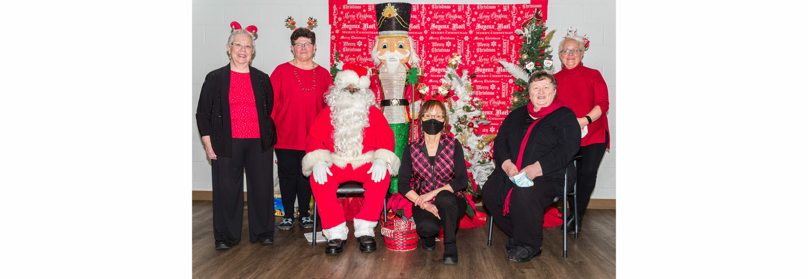 SWESA Singers at Photos with Santa on Dec 16 2021